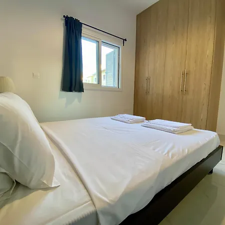 Apartamento Seaside Two Bedroom Modern Flat In Tourist Area Pafos
