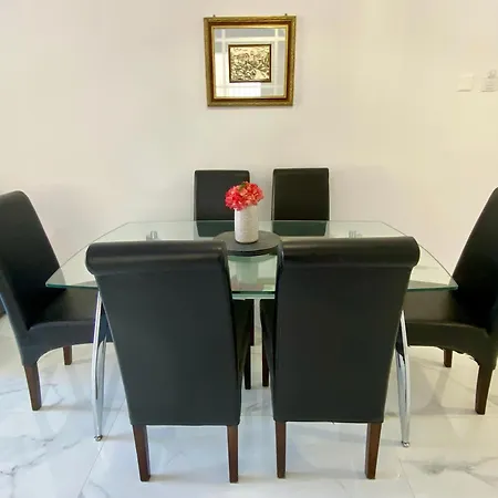 Apartamento Seaside Two Bedroom Modern Flat In Tourist Area Pafos