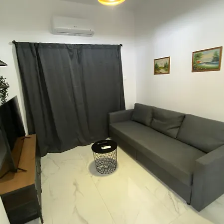 Seaside Two Bedroom Modern Flat In Tourist Area * Pafos