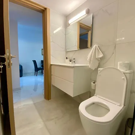 Apartment Seaside Two Bedroom Modern Flat In Tourist Area Paphos