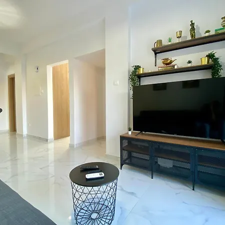Apartment Seaside Two Bedroom Modern Flat In Tourist Area Paphos