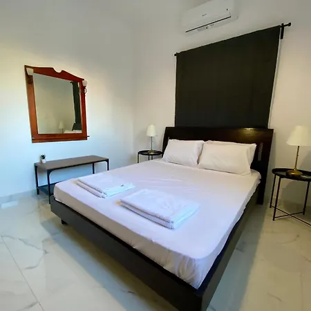 Seaside Two Bedroom Modern Flat In Tourist Area Apartment